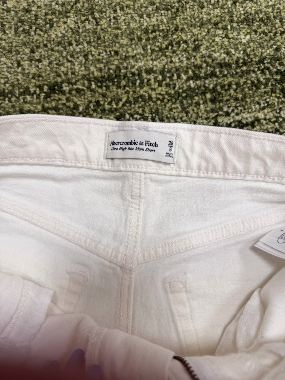 Abercrombie high rise mom short - Picture 2 of 4